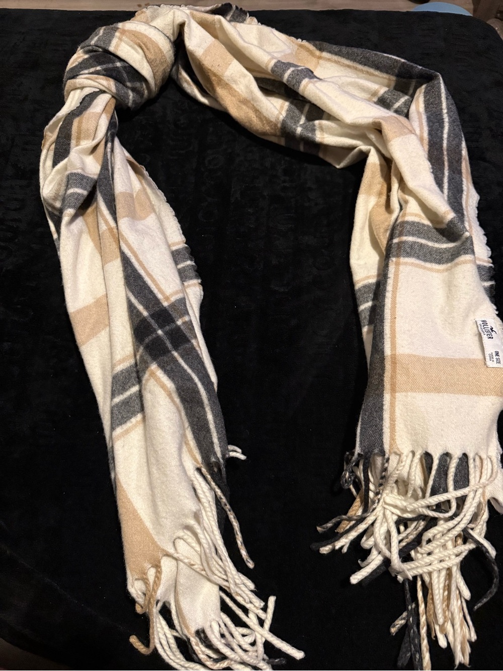 Hollister Plaid Fringe Scarf - Cream, Tan & Black